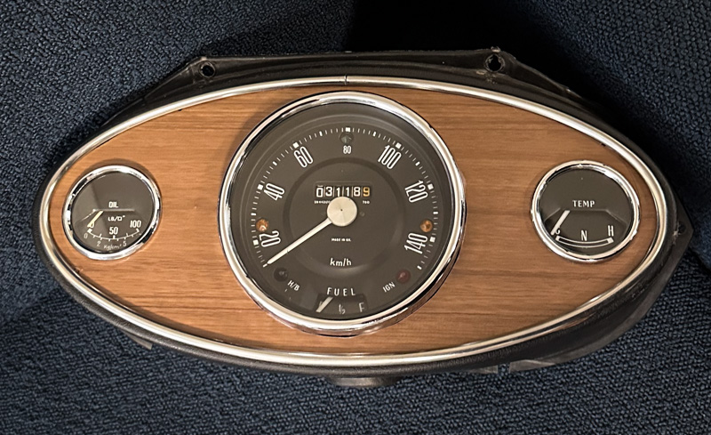 gauges-woodgrain.jpg